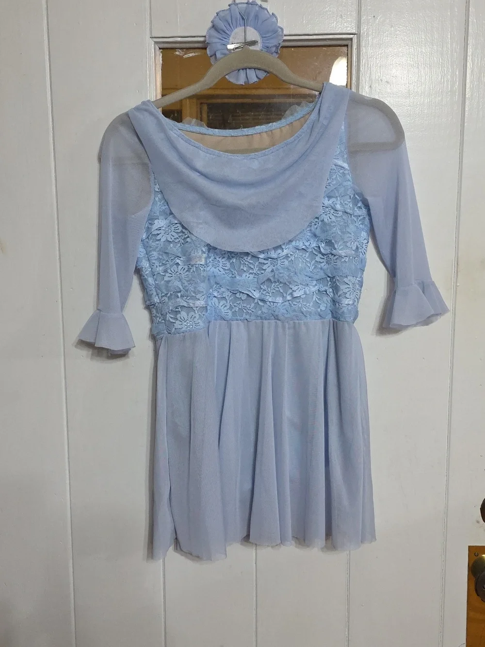 Weissman Dance Costume Girl's? Light Blue Lacy Hair Clip Blingy Bow Sz XLC‎ GUC